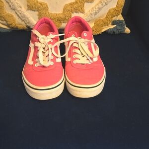 Girls pink Vans Ward skate shoe